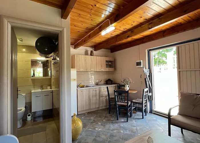 Village Apartman Mathraki