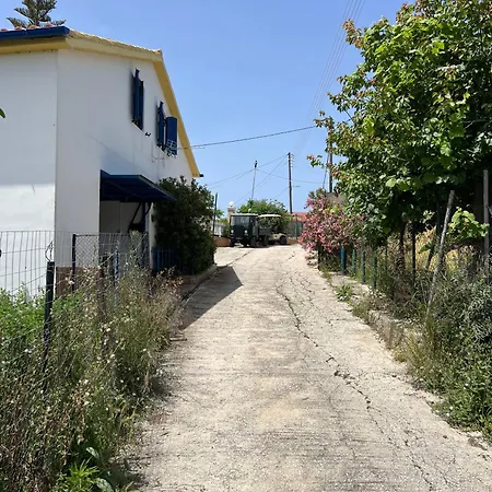 Village Mathraki